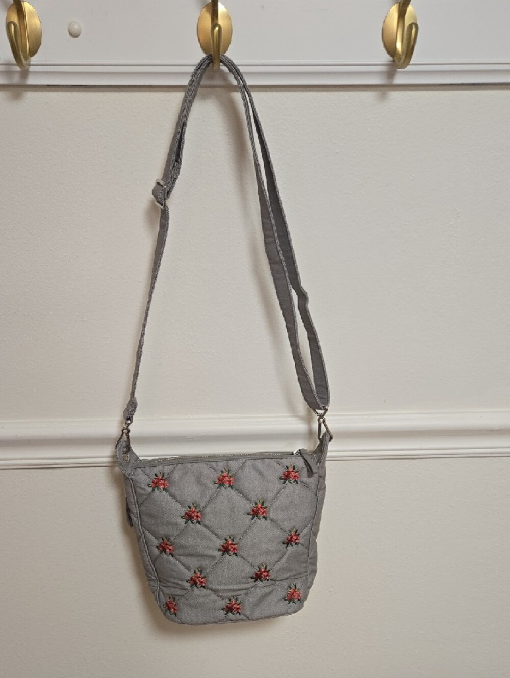Vera Bradley Quilted Gray Crossbody with Red Floral Embroidery - Picture 6 of 9